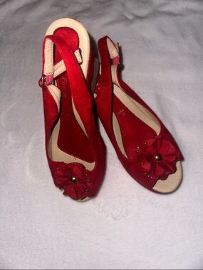 Vittorio Red Open-Toe Slingback Wedges with Flower Accent